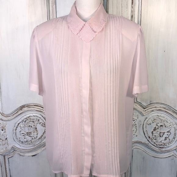 David Matthew Tops - Sweet VINTAGE Soft Pink Short Sleeve Pin Tuck Front Detailing Button Down Top
